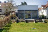 Rückansicht mit Terrasse - 