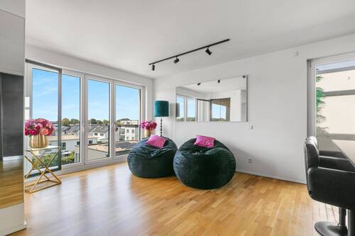 Helle, Bodentiefe Fenster - Etagenwohnung mit 98,40 m² in Korschenbroich zum Kaufen