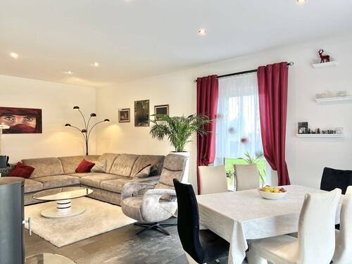 Das großzügige Wohnzimmer - 