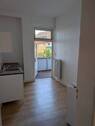 Küche mit Zugang zum Balkon - Etagenwohnung mit 49,00 m&sup2; in Kiel zur Miete