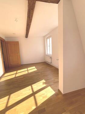 Zimmer 2 von Zimmer 1 aus gesehen.JPG - 