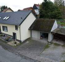 Zweifamilienhaus mit großem Grundstück in Lichtenau-Holtheim