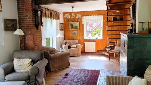 Wohnzimmer mit Ofen.jpg - 