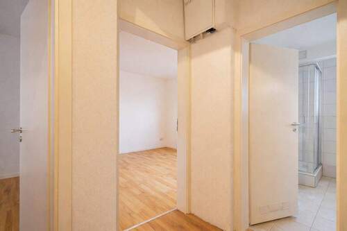 Eingangsbereich - 2 Zimmer Etagenwohnung zum Kaufen in Freiburg im Breisgau