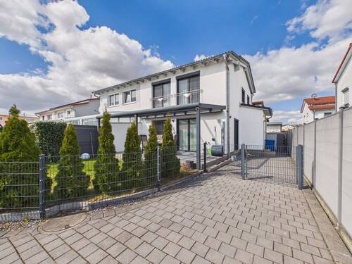 Seitenansicht - Doppelhaushälfte mit 120,00 m&sup2; in Landshut zum Kaufen