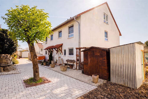 Hausansicht 2 - 6 Zimmer Doppelhaushälfte zum Kaufen in Hirrlingen