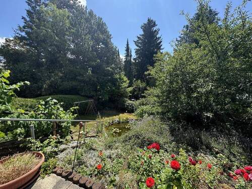 wunderschön eingewachsen - Einfamilienhaus mit 238,00 m² in Schlangenbad zum Kaufen