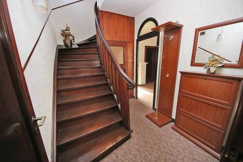 Eingangsbereich/ Treppenhaus im EG - 