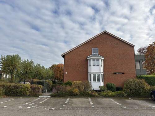 Parkplätze neben dem Haus - 