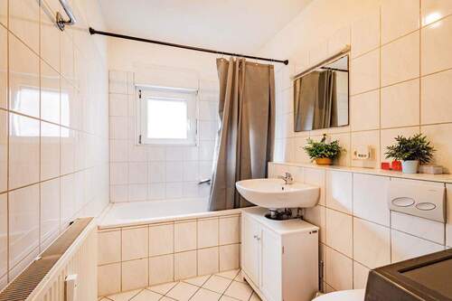 Badezimmer - 3 Zimmer Etagenwohnung in Freiburg im Breisgau