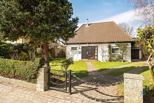 Außenansicht - Einfamilienhaus mit Potenzial in Flensburg - ruhige Lage & großes Grundstück inklusive