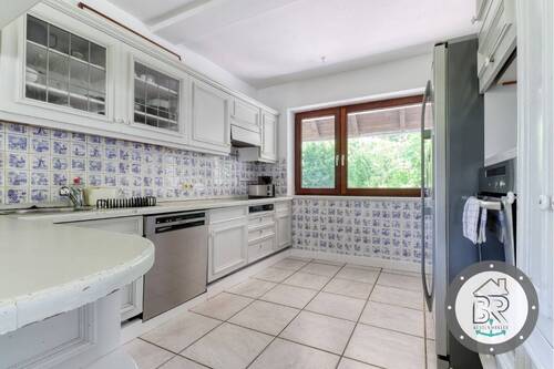 Landhausküche mit viel Arbeitsfläche - 