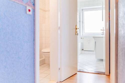 24 WC und Bad - 3 Zimmer Etagenwohnung in Flensburg