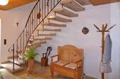 Flur /Treppe ins OG - 