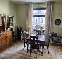 Schöne 3,5 Zimmer-Altbauwohnung inklusive Küche und Garage in Essen-Huttrop