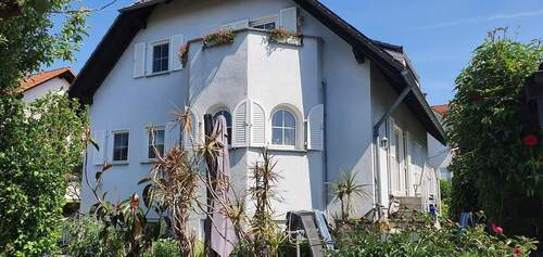 Frontansicht - Energetisch saniertes Einfamilienhaus im Landhausstil