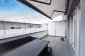 Die Dachterrasse mit Markise - 