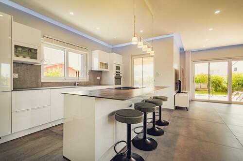 EG Küche mit Kochinsel - 