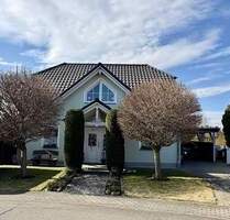 Familienfreundliches Haus mit 2 großzügigen Terrassen, wunderschönem Garten in beliebter Lage von Jessen (Elster)