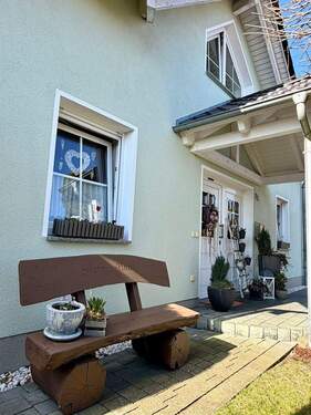 Straßenansicht / Eingangsbereich - 