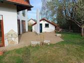 Terrasse und Gartenhaus - 