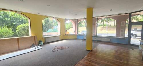 20250715_130525.jpg - Gewerbeobjekt (Büro, Produktion, Verkauf) in Sulzbach-Rosenberg zur Miete