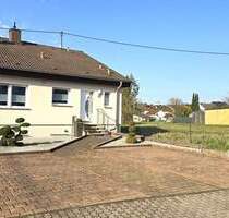 Saniertes Einfamilienhaus mit Einliegerwohnung in TOP-Lage von Hülzweiler - Schwalbach / Hülzweiler