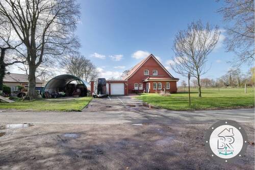 Großzügiger Hofbereich mit vielseitigen Nutzungsmöglichkeiten - 8 Zimmer Einfamilienhaus in Loxstedt