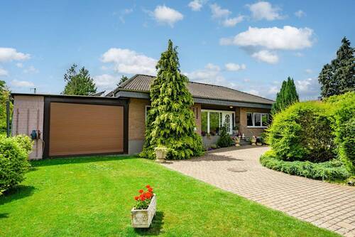 Einfahrt - 6 Zimmer Bungalow in Kerpen