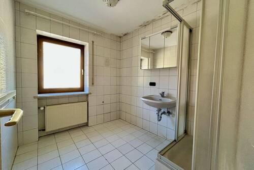 Tageslichtbad mit Dusche - 