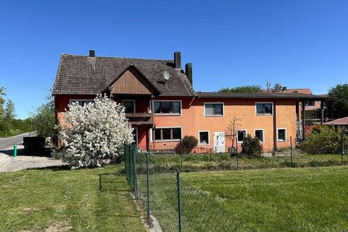 Südansicht - 8 Zimmer Mehrfamilienhaus, Wohnhaus in Lichtenau