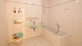 Bad mit Badewanne - 