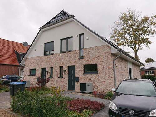 Straßenansicht - Exklusive Neubau-Doppelhaushälfte in Itzehoe zu vermieten