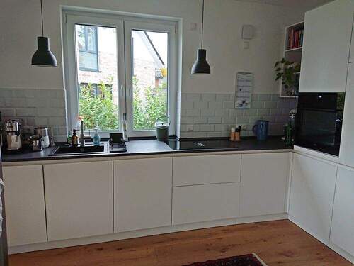 Küche (Blick vom Flur) - Doppelhaushälfte mit 125,00 m² in Itzehoe zur Miete