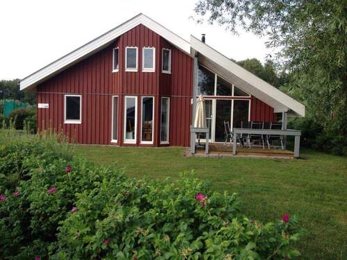 Außenansicht - Ferienidylle an der Müritz - charmantes Familienhaus in Rechlin!