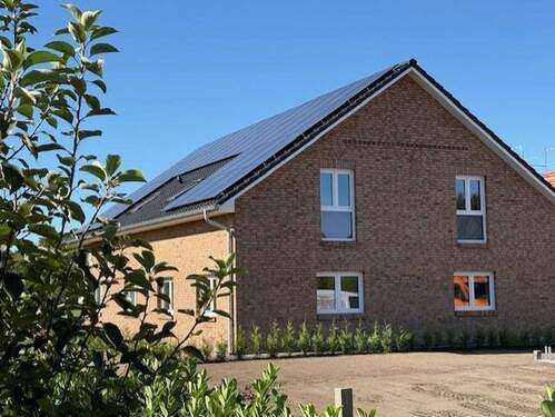 Bild 1 - Traumhafte Haushälfte an der Elbe von Privat* Neubau*