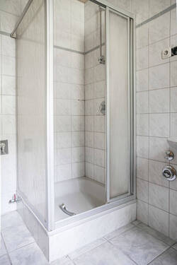 Dusche EG - 