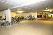 Tiefgarage + Fahrradständer - 