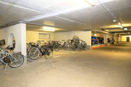 Tiefgarage + Fahrradständer - 