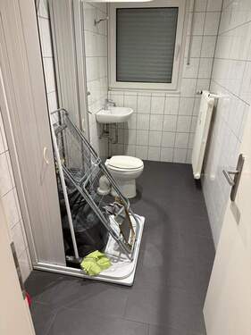Bad mit Dusche.jpg - Etagenwohnung mit 31,00 m² in Bochum zur Miete