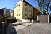 Zufahrt zur Tiefgarage - 