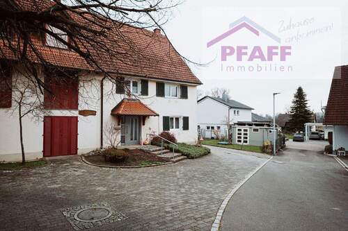 2 - 5 Zimmer Doppelhaushälfte in Radolfzell am Bodensee / Böhringen