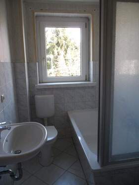 Bad - Etagenwohnung mit 70,00 m&sup2; in Döbeln zur Miete