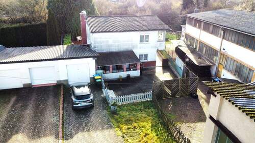 Übersicht, Gebäudefront - 4 Zimmer Einfamilienhaus in Riegelsberg / Walpershofen