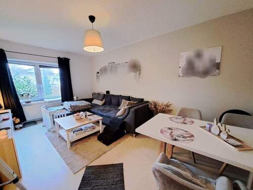 Wohnzimmer.jpg - 4 Zimmer Etagenwohnung zur Miete in Bremerhaven