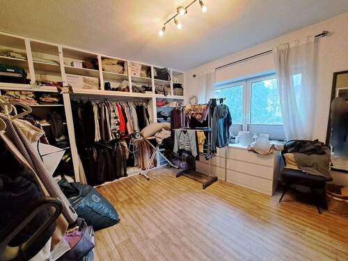 Ankleide/Kinderzimmer).jpg - Etagenwohnung mit 103,70 m&sup2; in Bremerhaven zur Miete