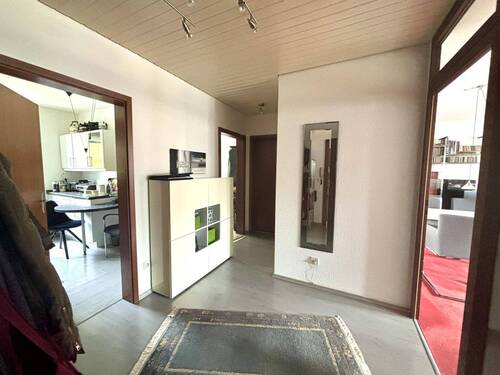 Blick in den Eingangsbereich/ Flur - 