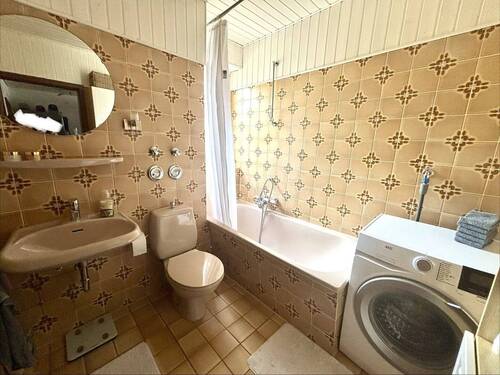 Tageslichtbad mit Wanne - 