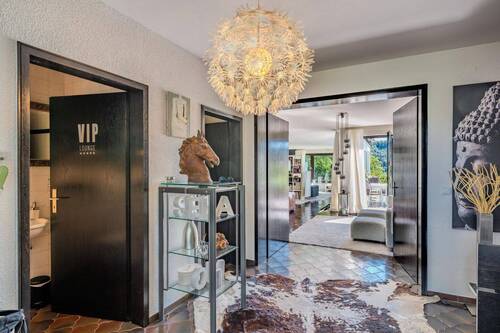 Diele mit Blick ins Kaminzimmer - 