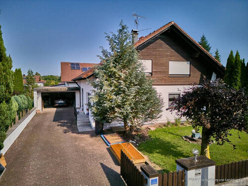 Auffahrt - 7 Zimmer Einfamilienhaus in Türkheim